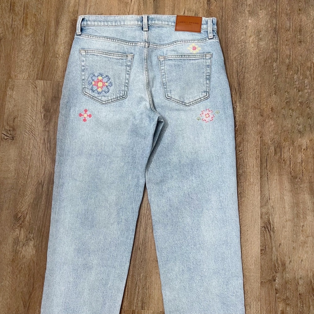 Lucky Brand Boy Mid Rise Relaxed Straight Embroidered Floral Jeans Light Wash 8 - Picture 8 of 11